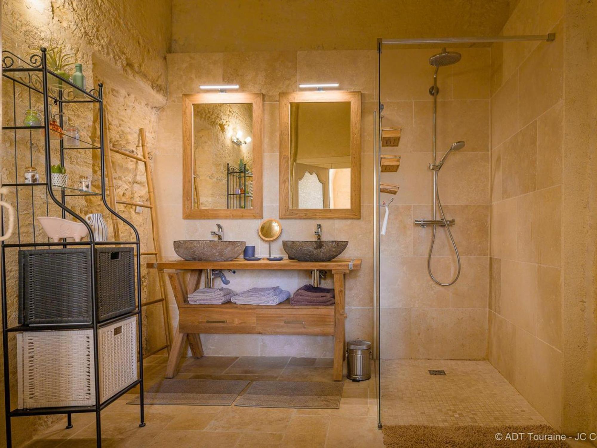 Maison Troglodyte Elegante Avec Spa, Salle De Jeux Et Jardin Clos A Vouvray - Fr-1-381-87 Zewnętrze zdjęcie