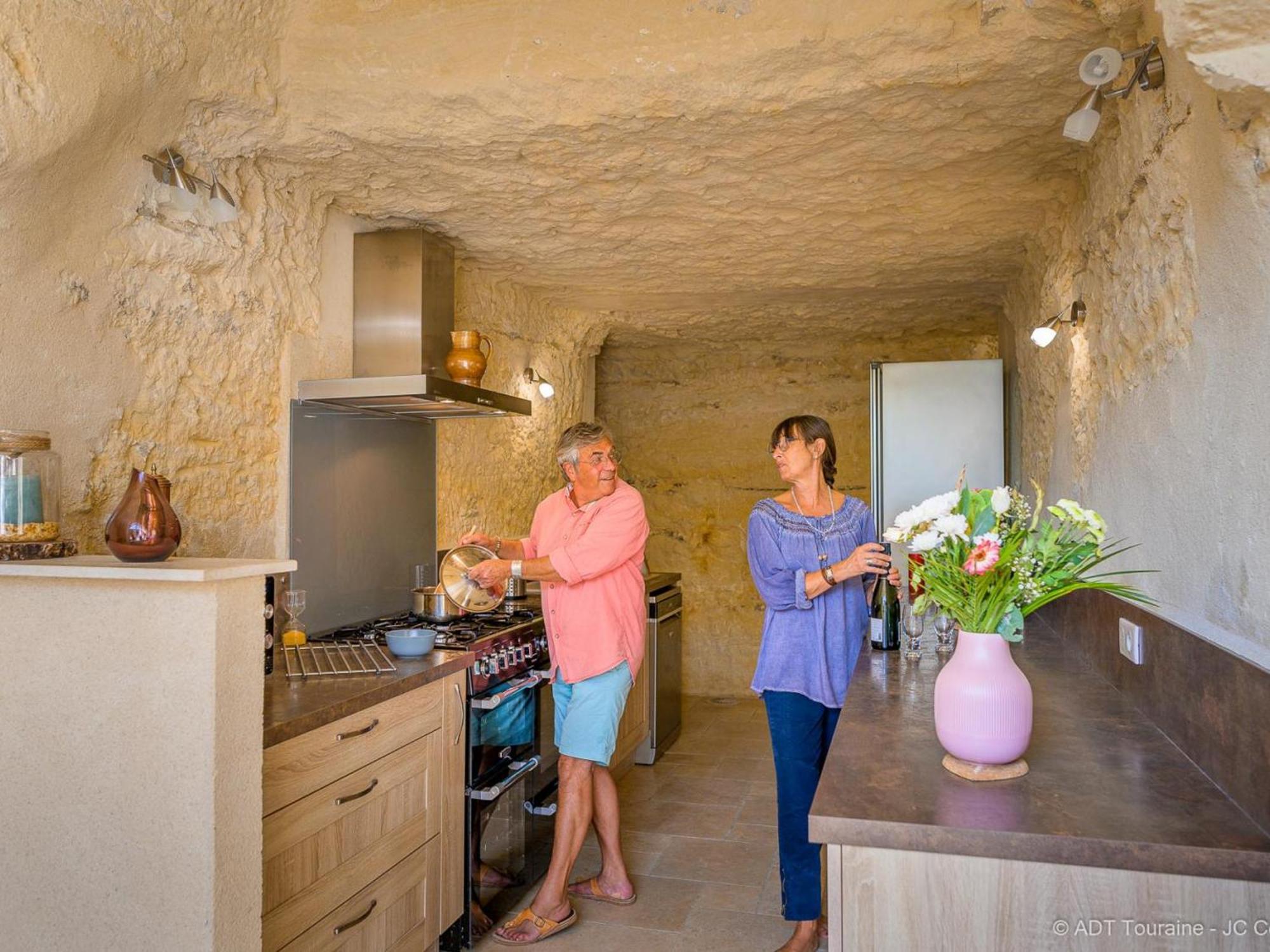 Maison Troglodyte Elegante Avec Spa, Salle De Jeux Et Jardin Clos A Vouvray - Fr-1-381-87 Zewnętrze zdjęcie