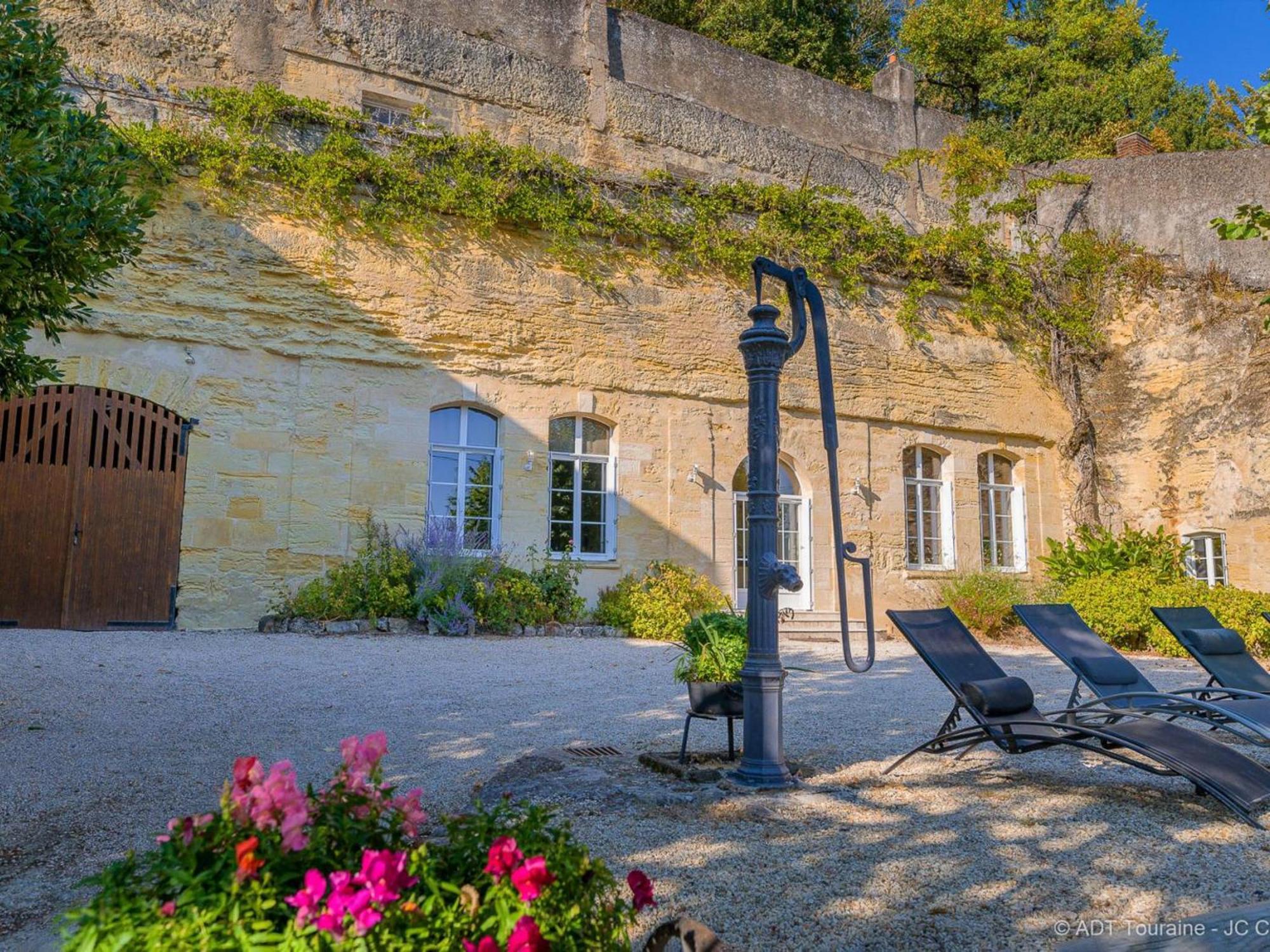 Maison Troglodyte Elegante Avec Spa, Salle De Jeux Et Jardin Clos A Vouvray - Fr-1-381-87 Zewnętrze zdjęcie